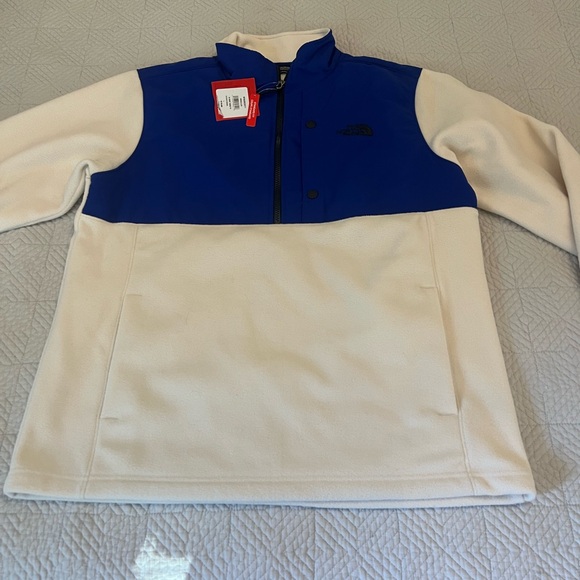 The North Face Blue and White Fleece Jacket - Picture 2 of 8